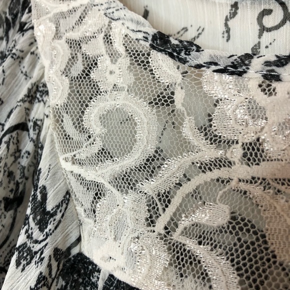 Chiffon shortsleeve blouse - Picture 3 of 8